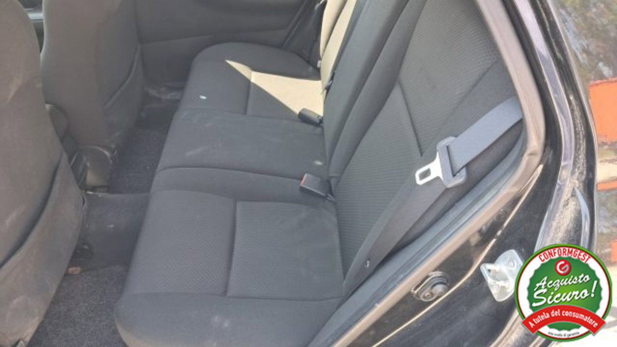 Toyota Corolla 1.4i 16V cat 5 porte Sol (4)