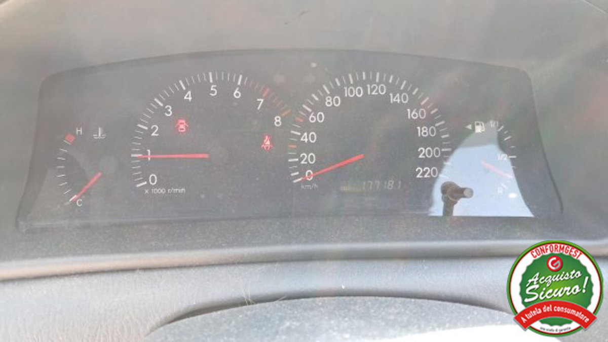 Toyota Corolla 1.4i 16V cat 5 porte Sol (6)
