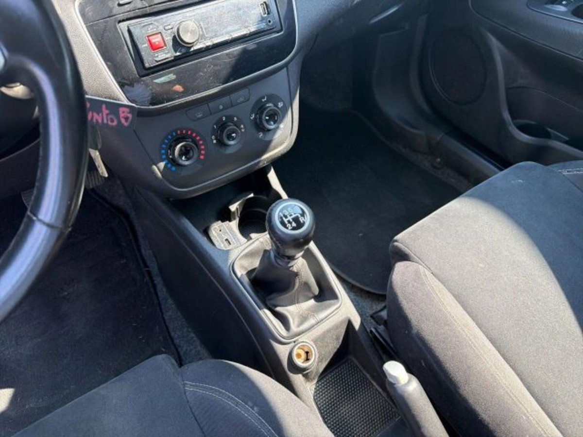 Fiat Punto 1.2 8V 5 porte Lounge (10)