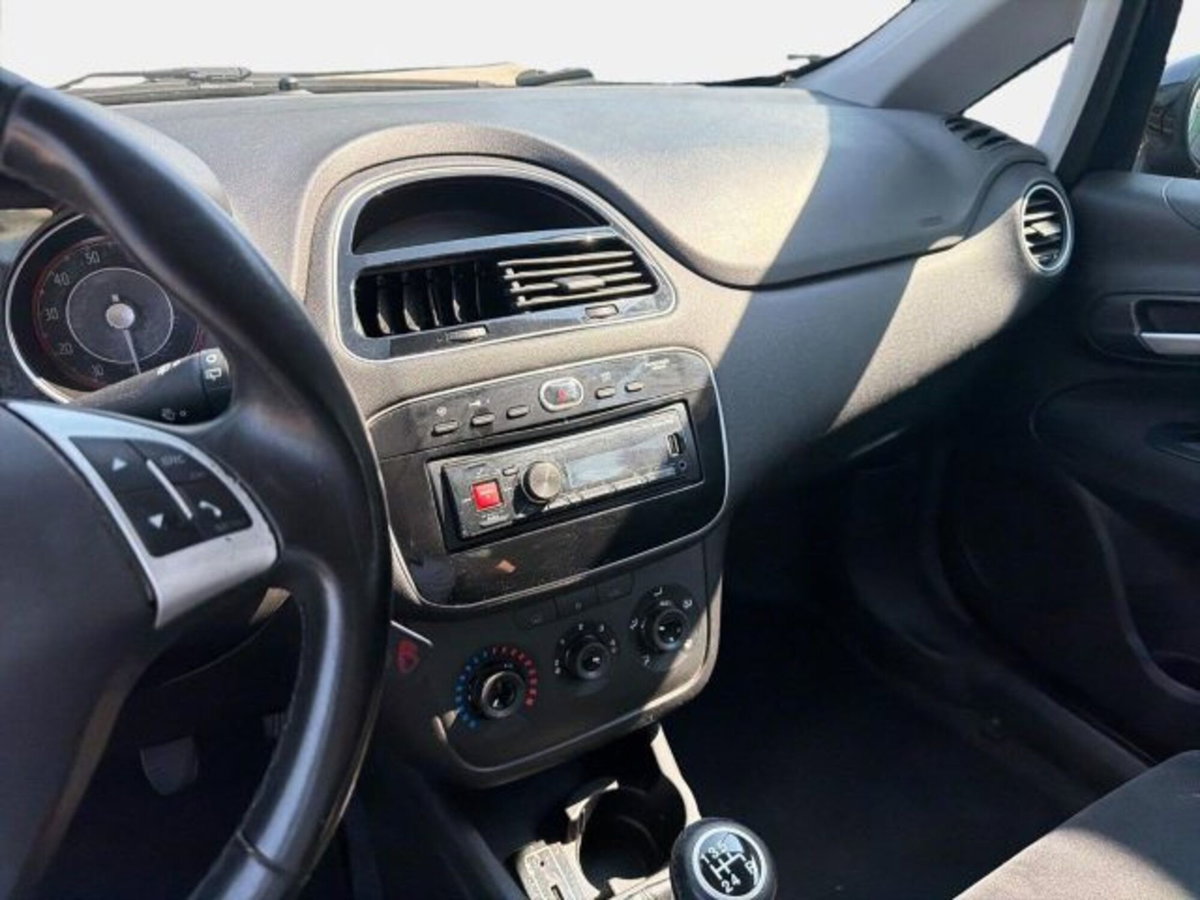 Fiat Punto 1.2 8V 5 porte Lounge (9)