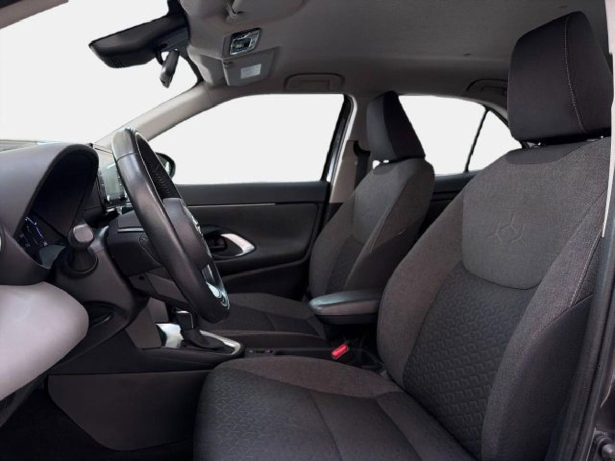 Toyota Yaris Cross 1.5h GR Sport Black Sky fwd 116cv e-cvt (12)