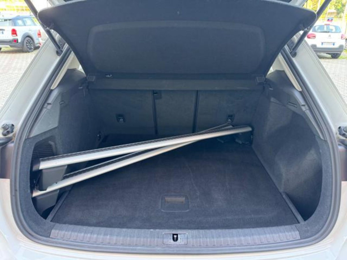Audi Q3 45 TFSI e S tronic Business (10)