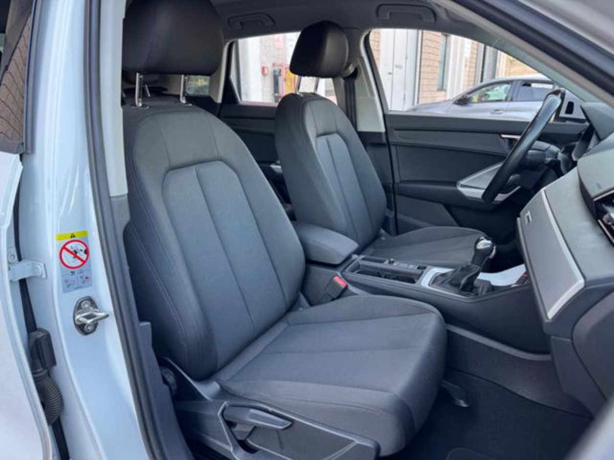Audi Q3 45 TFSI e S tronic Business (6)
