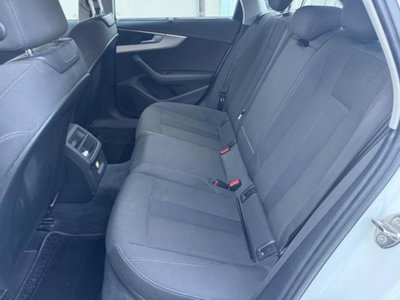 Audi A4 Avant 2.0 TDI 150 CV (10)
