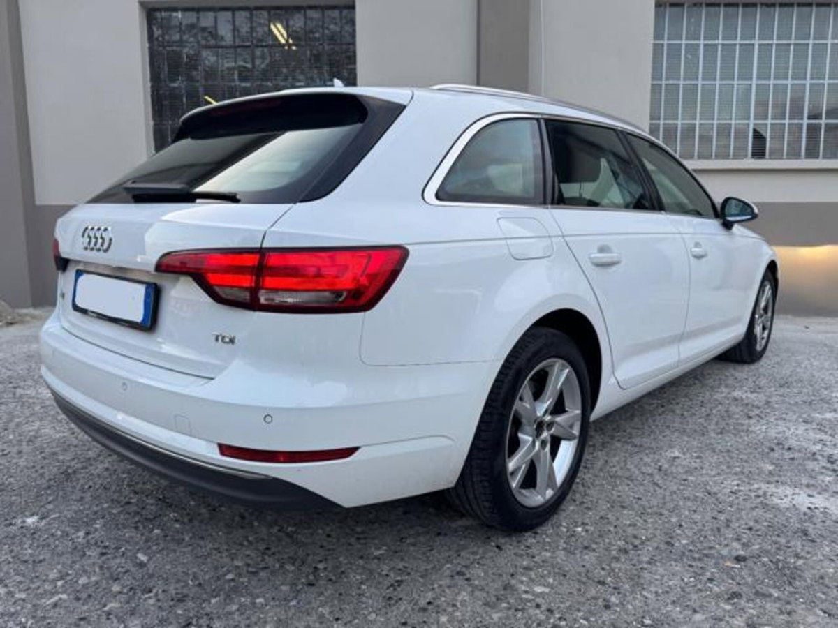 Audi A4 Avant 2.0 TDI 150 CV (4)