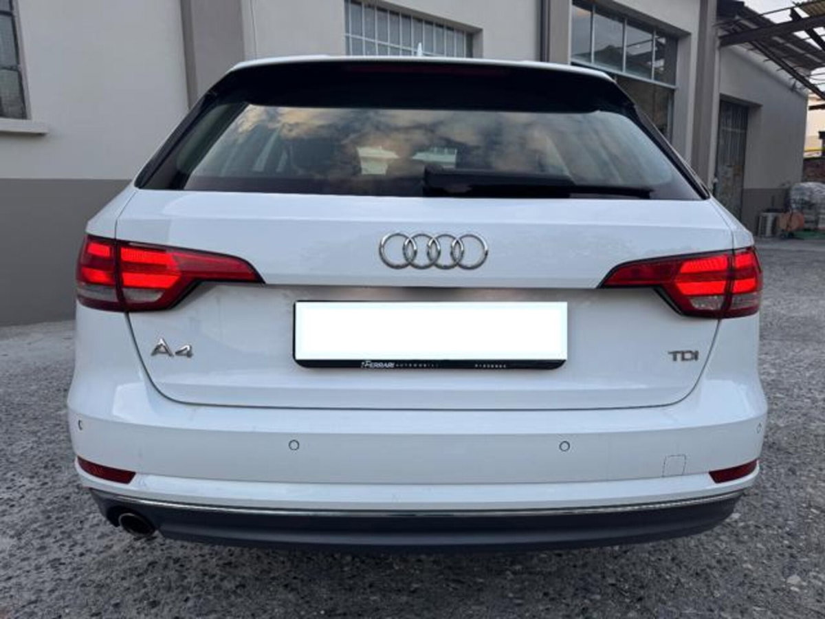 Audi A4 Avant 2.0 TDI 150 CV (5)