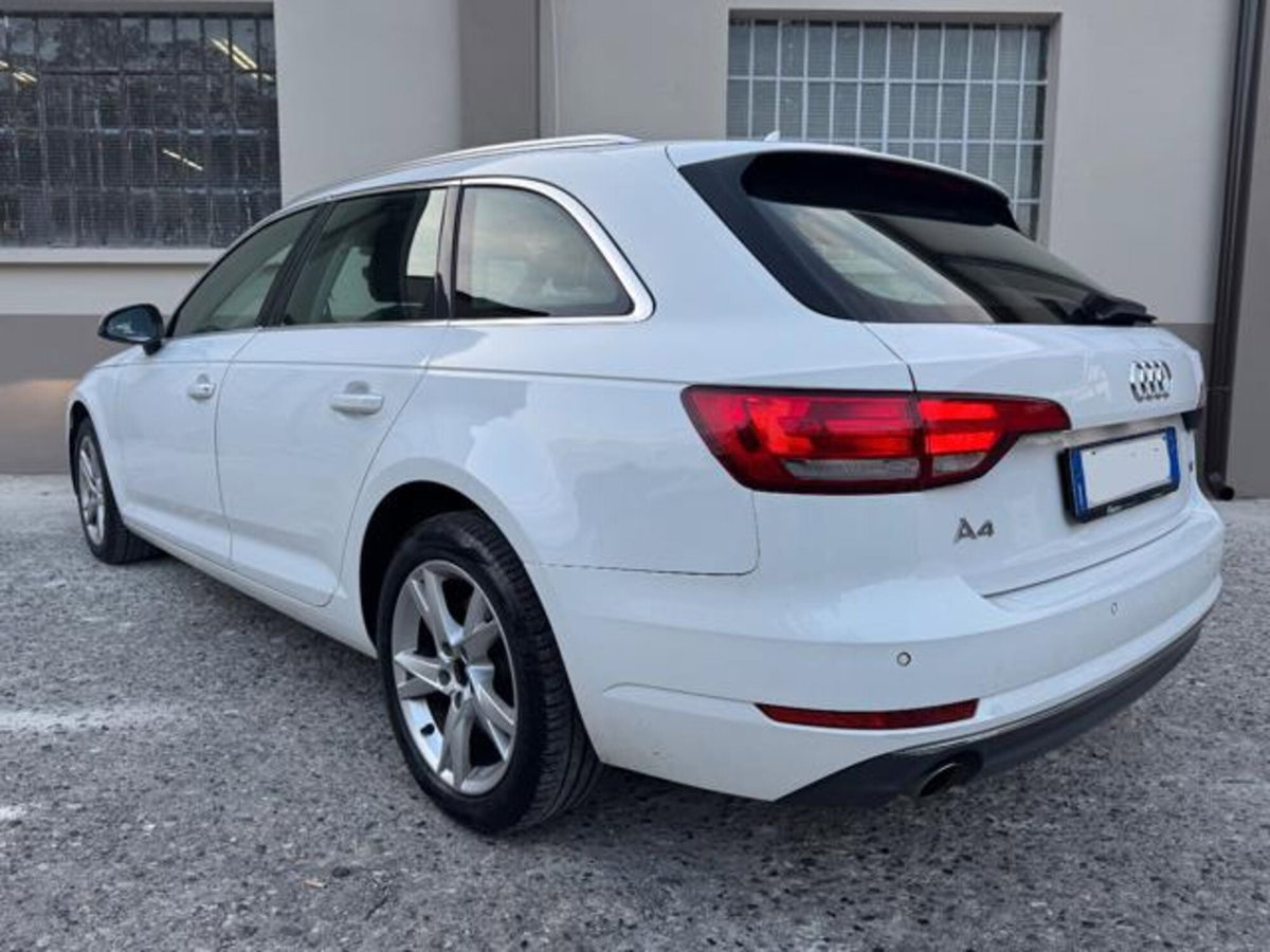 Audi A4 Avant 2.0 TDI 150 CV (6)