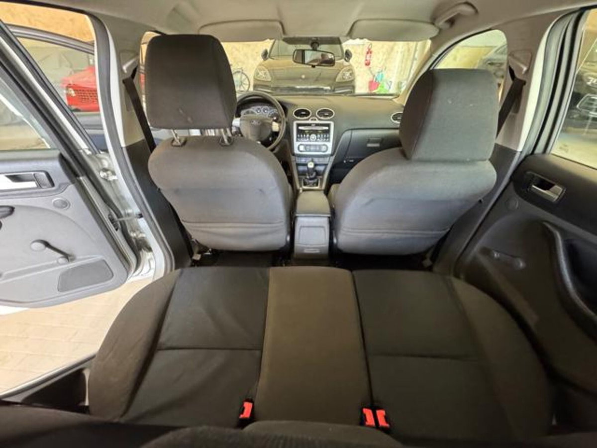 Ford Focus 1.6 TDCi (90CV) 5p. (12)