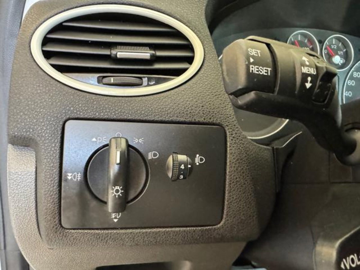 Ford Focus 1.6 TDCi (90CV) 5p. (17)
