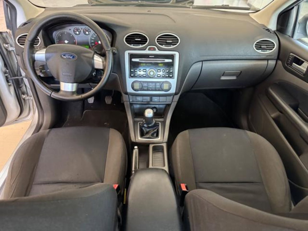 Ford Focus 1.6 TDCi (90CV) 5p. (9)