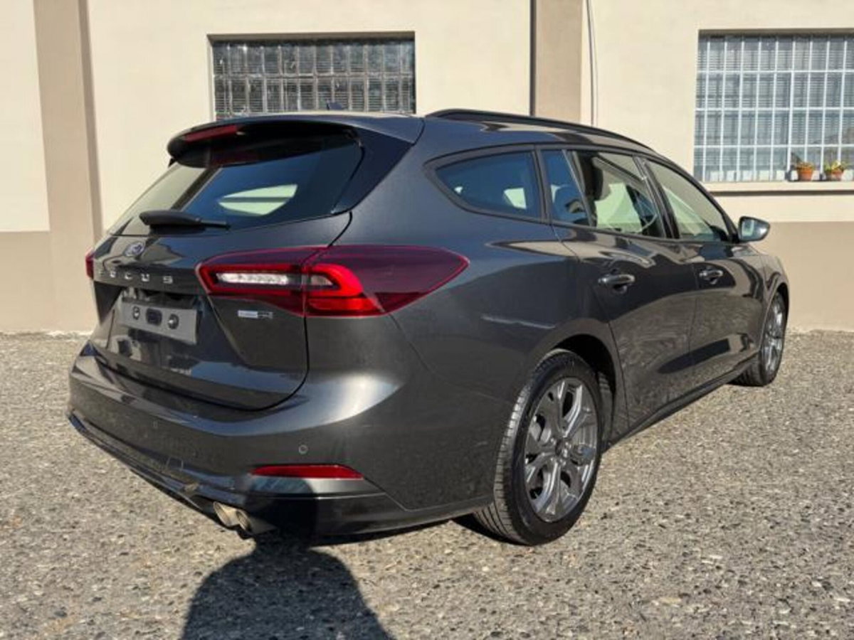 Ford Focus Station Wagon 1.0 EcoBoost Hybrid 125CV Powershift SW ST-Line Design (4)