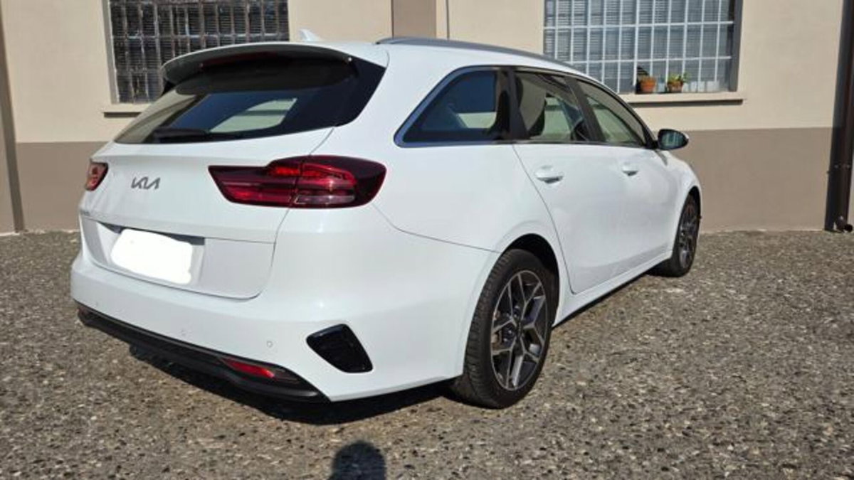 Kia Ceed Sport Wagon 1.6 CRDi 136 CV MHEV iMT SW Business Class (6)