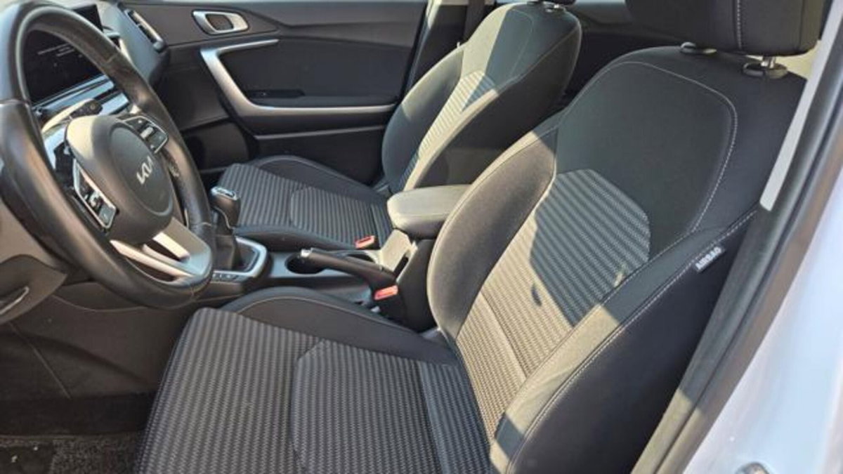 Kia Ceed Sport Wagon 1.6 CRDi 136 CV MHEV iMT SW Business Class (8)