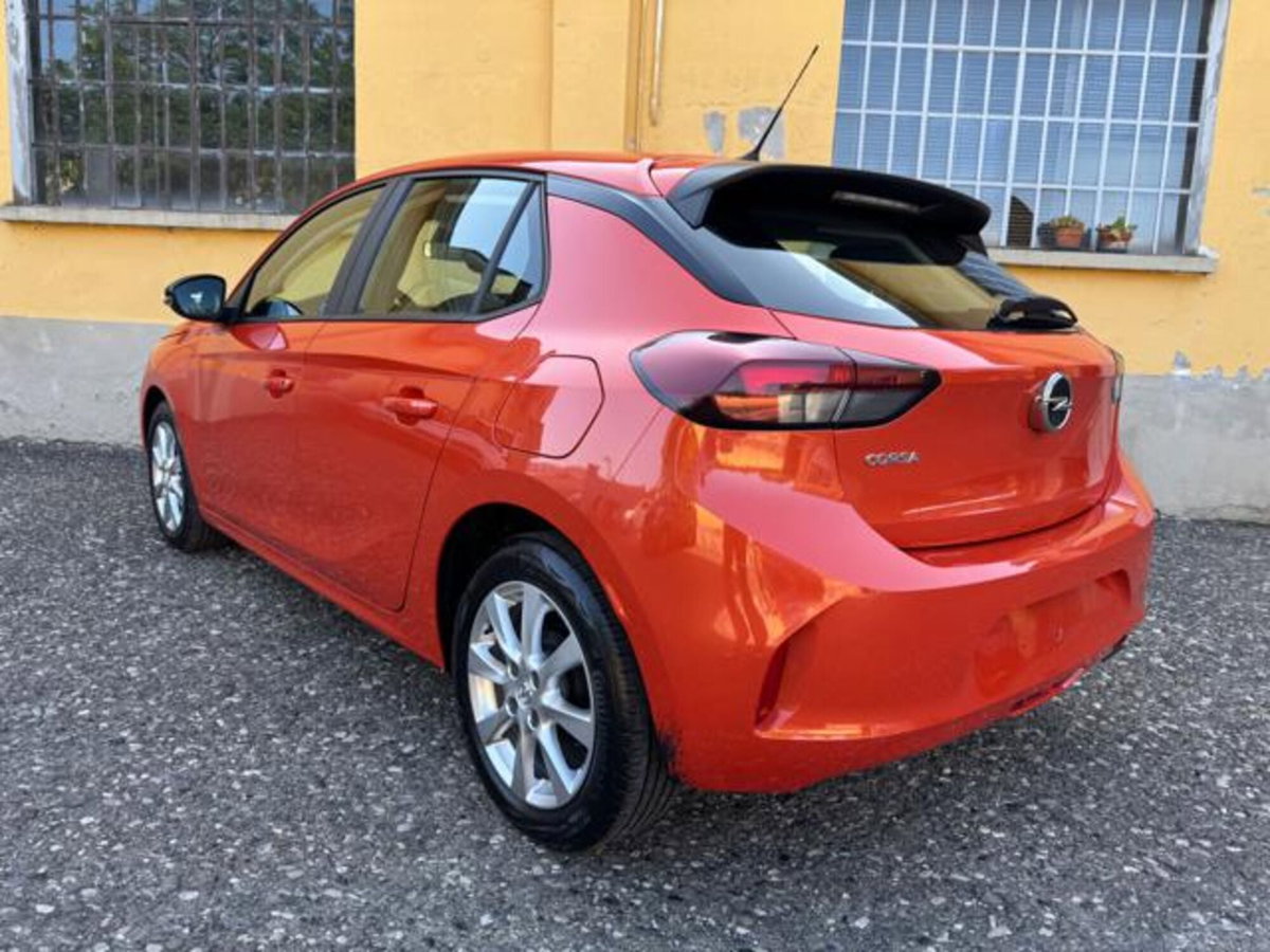 Opel Corsa 1.2 (2)