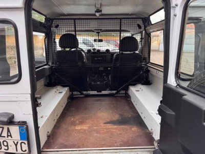 Land Rover Defender 110 2.2 TD4 Station Wagon N1 (10)