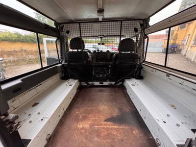 Land Rover Defender 110 2.2 TD4 Station Wagon N1 (11)