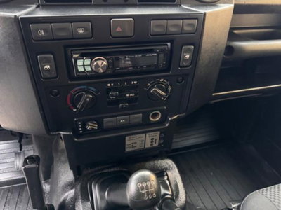 Land Rover Defender 110 2.2 TD4 Station Wagon N1 (13)