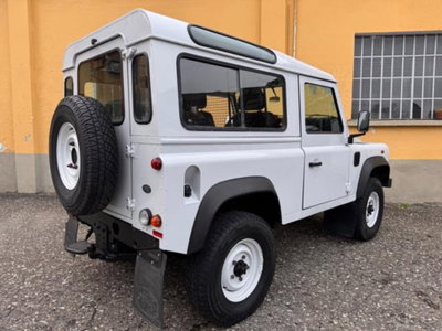 Land Rover Defender 110 2.2 TD4 Station Wagon N1 (5)