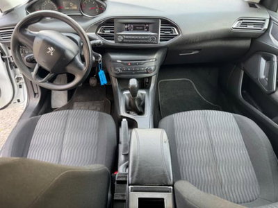 Peugeot 308 SW 1.6 HDi 92 CV Business (13)