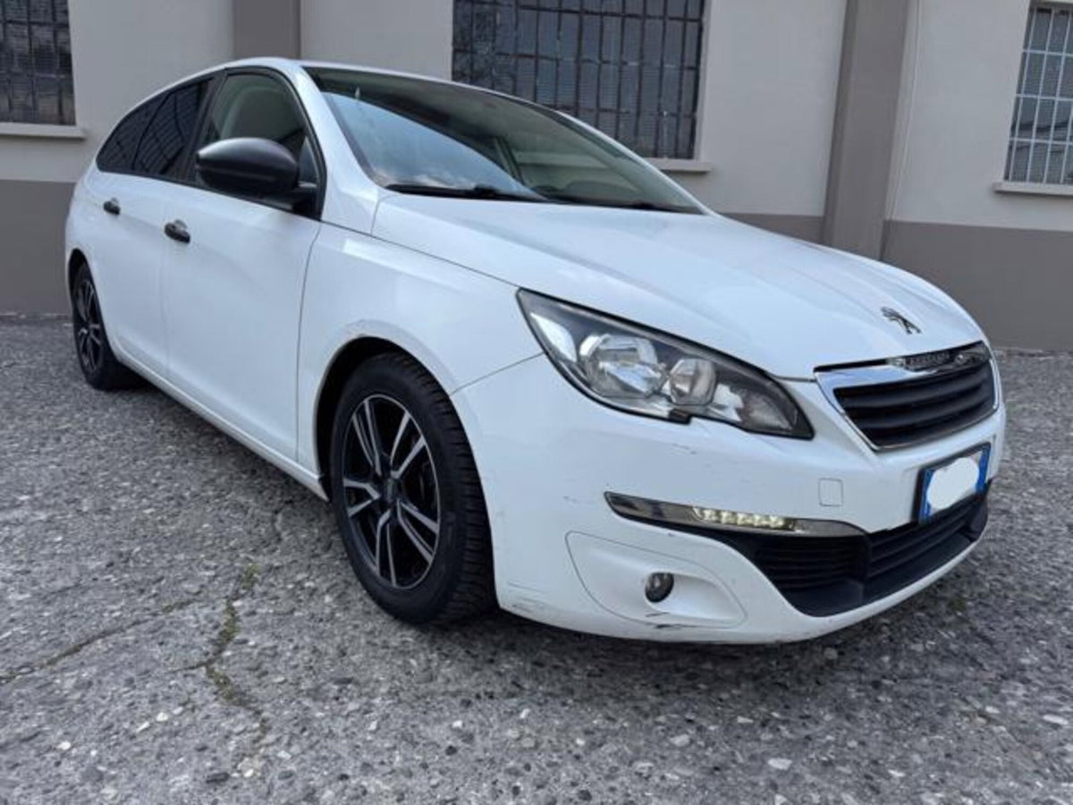 Peugeot 308 SW 1.6 HDi 92 CV Business (3)