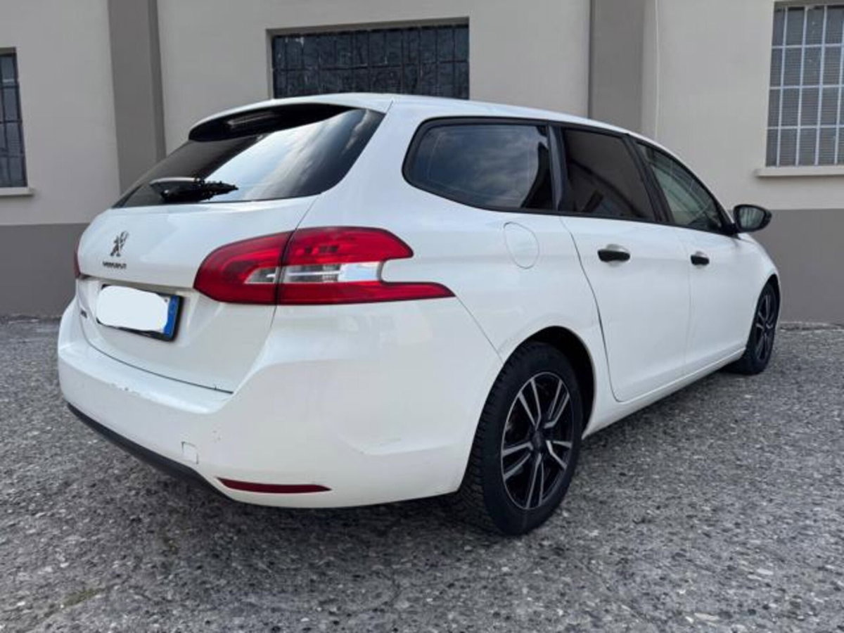 Peugeot 308 SW 1.6 HDi 92 CV Business (4)