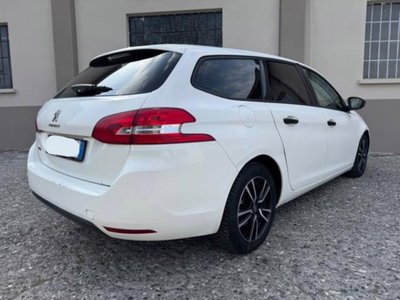 Peugeot 308 SW 1.6 HDi 92 CV Business (4)