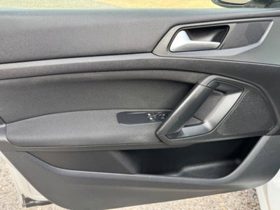 Peugeot 308 SW 1.6 HDi 92 CV Business (9)
