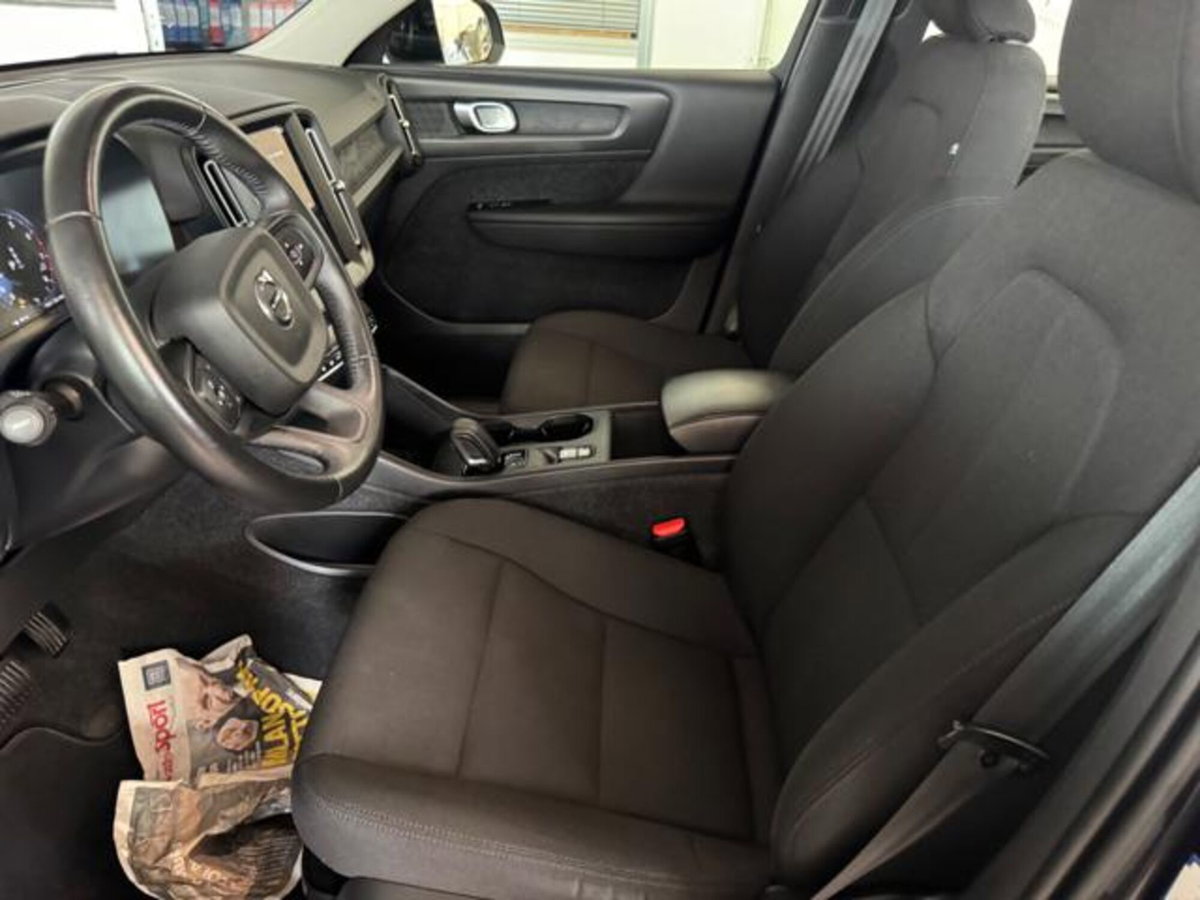 Volvo XC40 T2 automatico Core (13)
