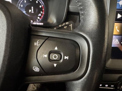 Volvo XC40 T2 automatico Core (18)