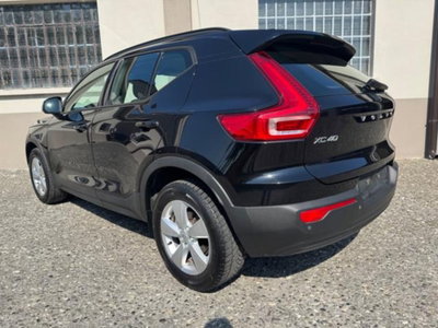 Volvo XC40 T2 automatico Core (4)