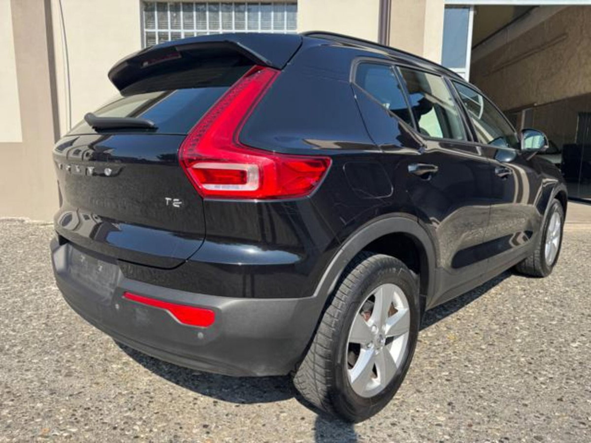 Volvo XC40 T2 automatico Core (6)