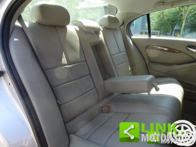 Jaguar S-Type 3.0 V6 Executive (15)