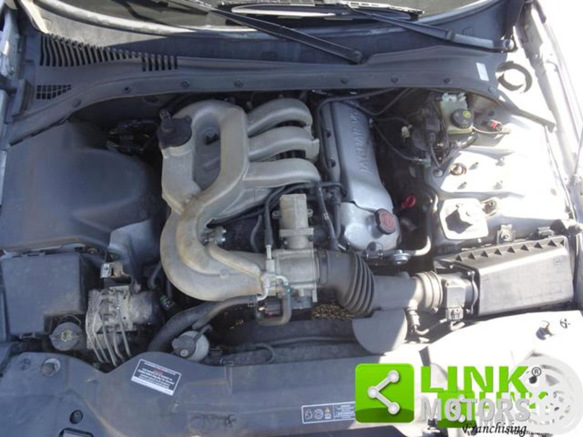 Jaguar S-Type 3.0 V6 Executive (19)