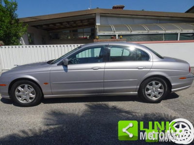 Jaguar S-Type 3.0 V6 Executive (2)