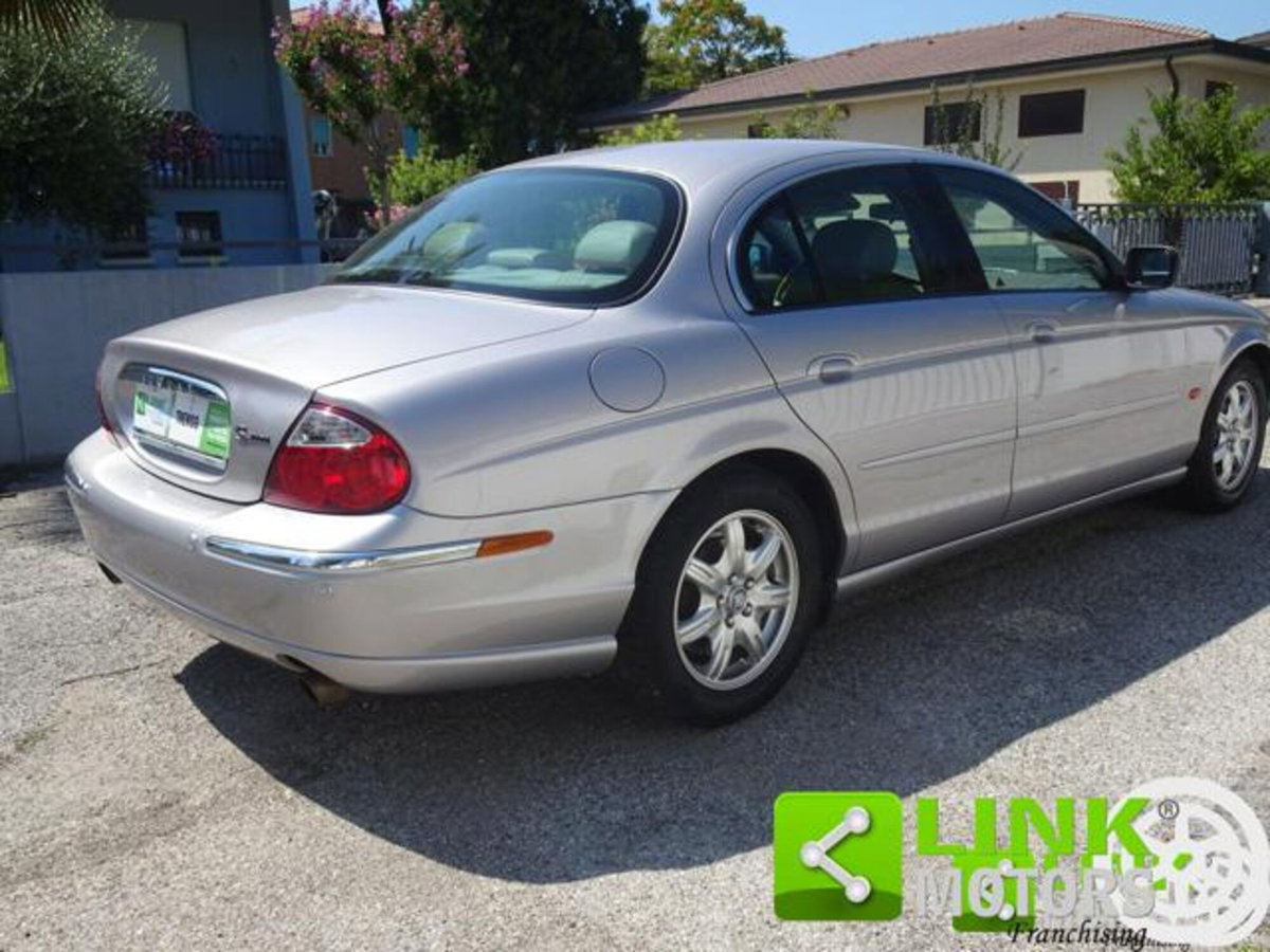 Jaguar S-Type 3.0 V6 Executive (5)
