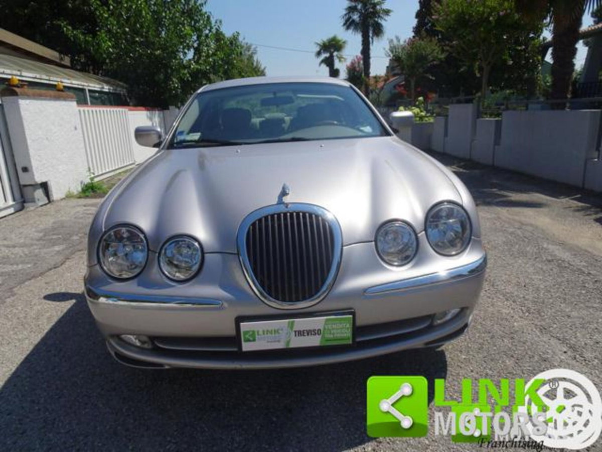 Jaguar S-Type 3.0 V6 Executive (8)