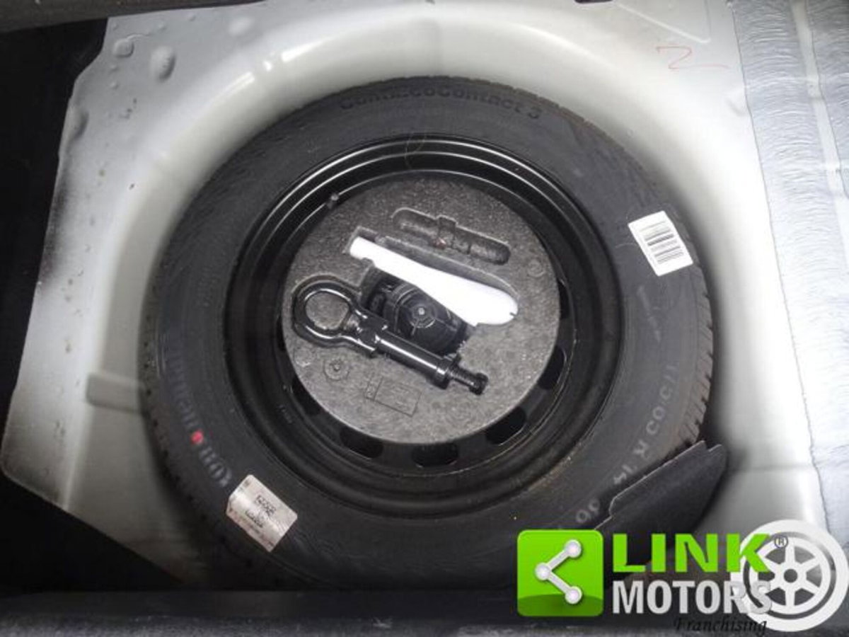 Ford Fiesta 1.1 85 CV 5 porte ST-Line (19)