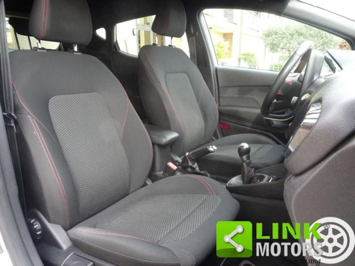 Ford Fiesta 1.1 85 CV 5 porte ST-Line (6)
