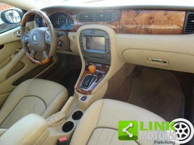 Jaguar X-Type 3.0 V6 24V cat Executive (16)