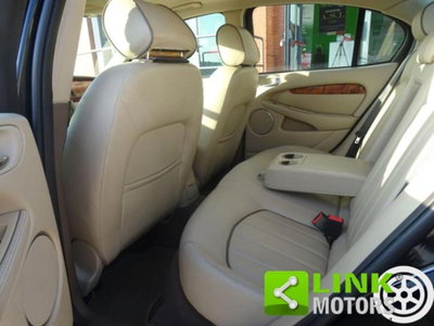 Jaguar X-Type 3.0 V6 24V cat Executive (17)