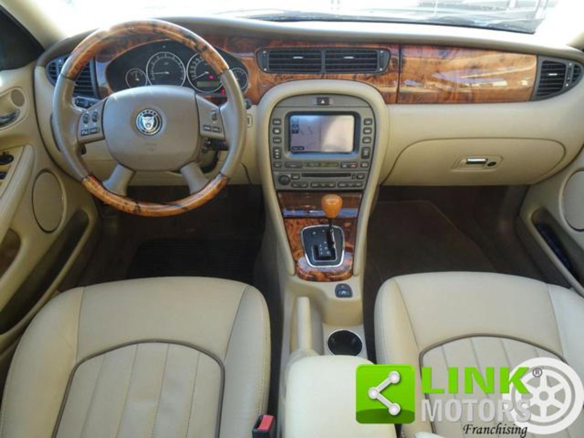 Jaguar X-Type 3.0 V6 24V cat Executive (2)