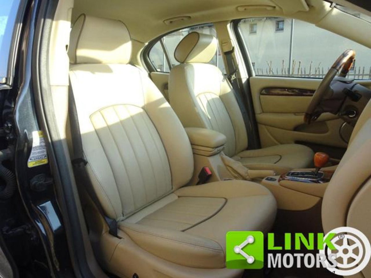 Jaguar X-Type 3.0 V6 24V cat Executive (7)