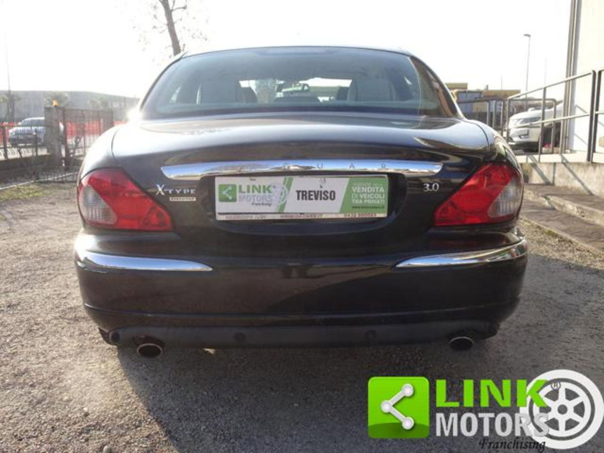 Jaguar X-Type 3.0 V6 24V cat Executive (8)