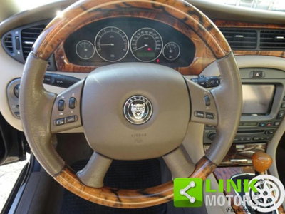 Jaguar X-Type 3.0 V6 24V cat Executive (9)