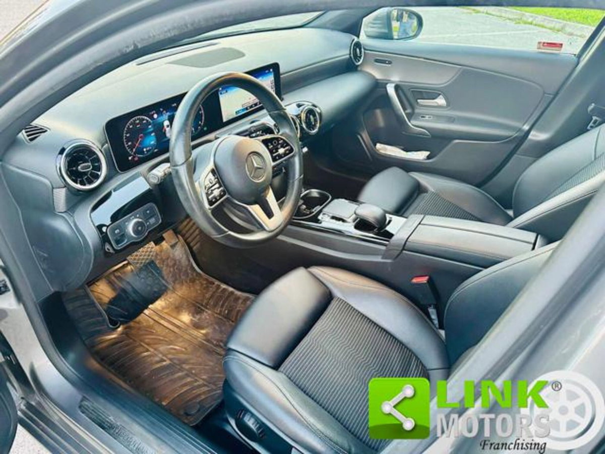 Mercedes-Benz Classe A Sedan 180 d 4p. Sport (12)