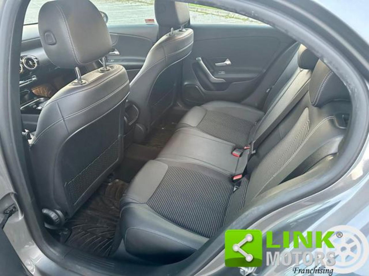 Mercedes-Benz Classe A Sedan 180 d 4p. Sport (13)