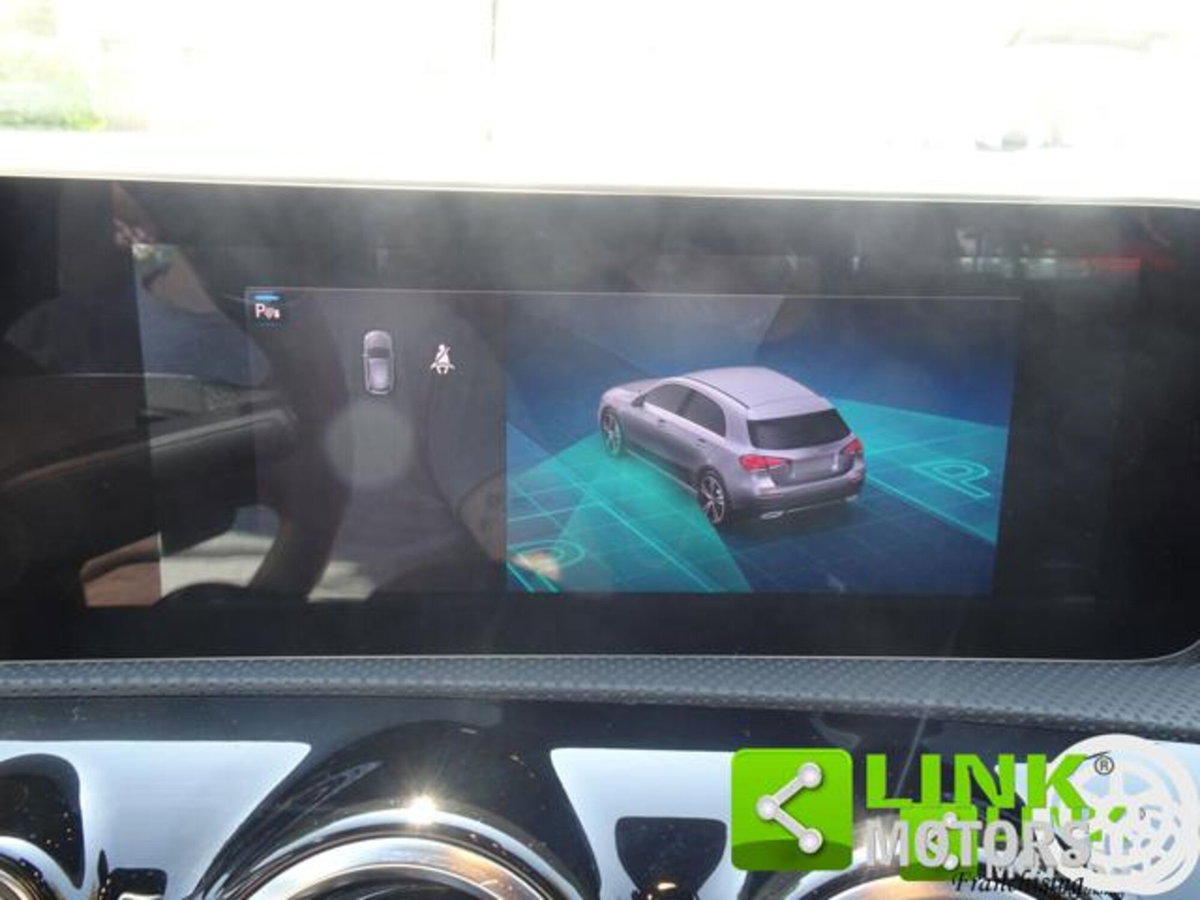 Mercedes-Benz Classe A Sedan 180 d 4p. Sport (18)
