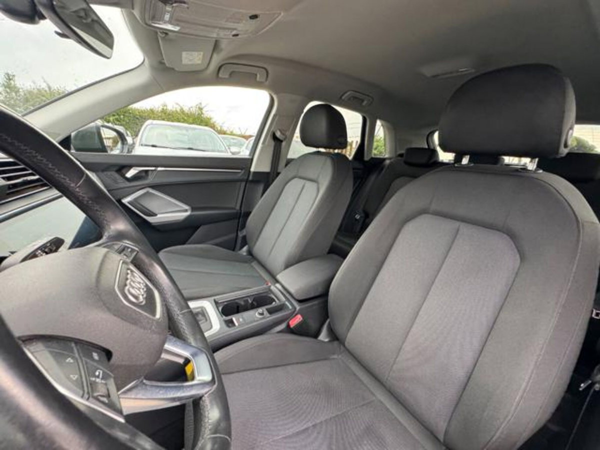 Audi Q3 Sportback 2.0 tdi Business 150cv s-tronic (16)