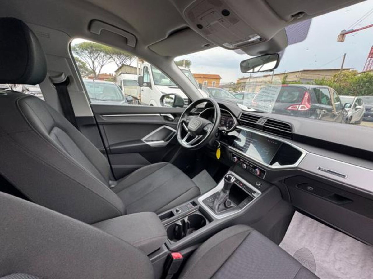 Audi Q3 Sportback 2.0 tdi Business 150cv s-tronic (17)