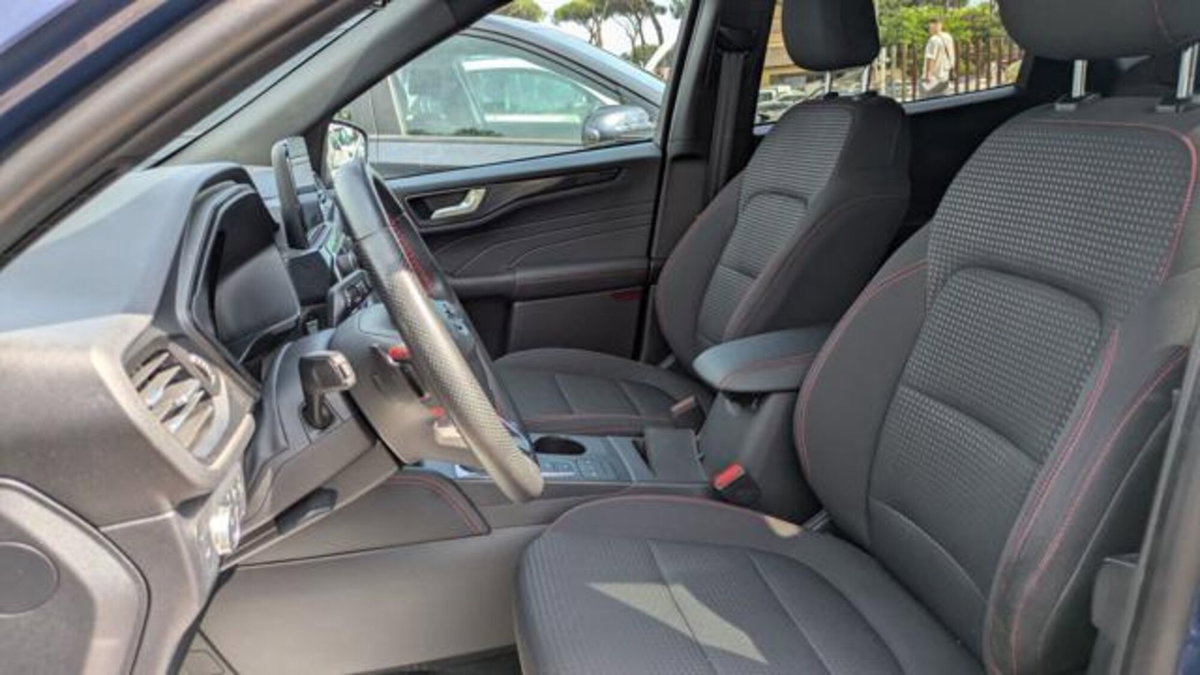 Ford Kuga 1.5 EcoBlue 120 CV 2WD ST-Line (10)